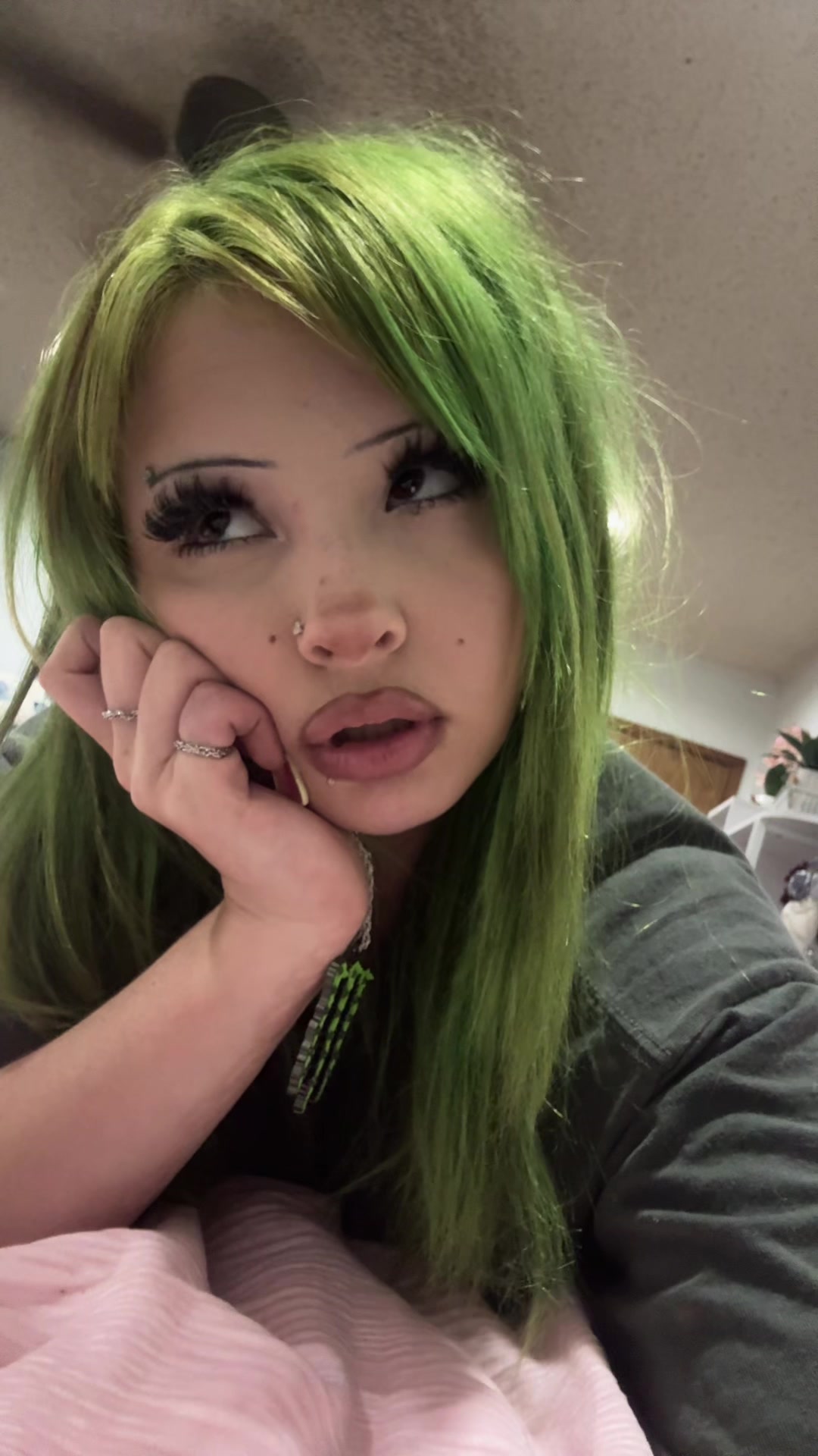 @🍏