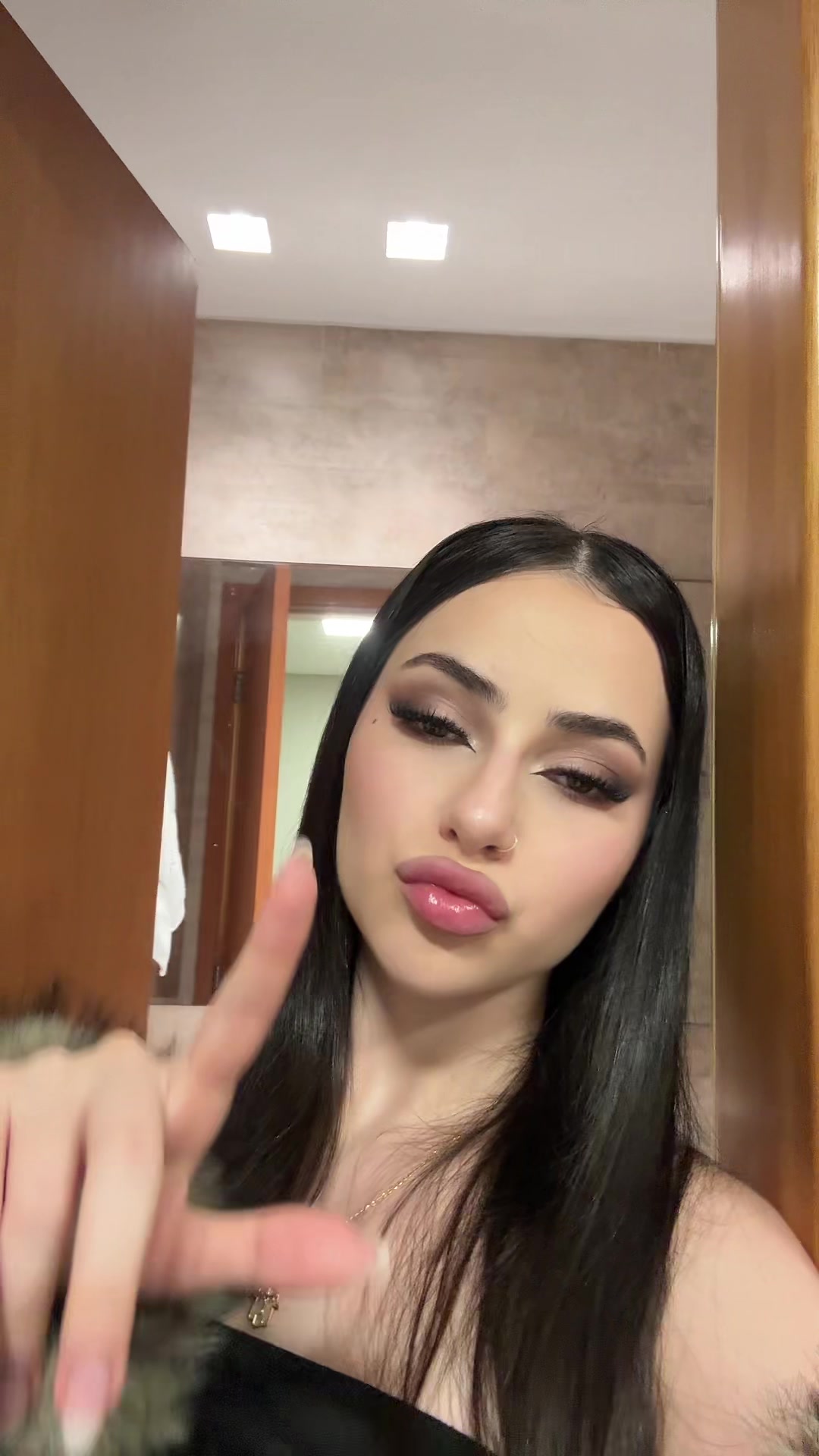@vi.omoura