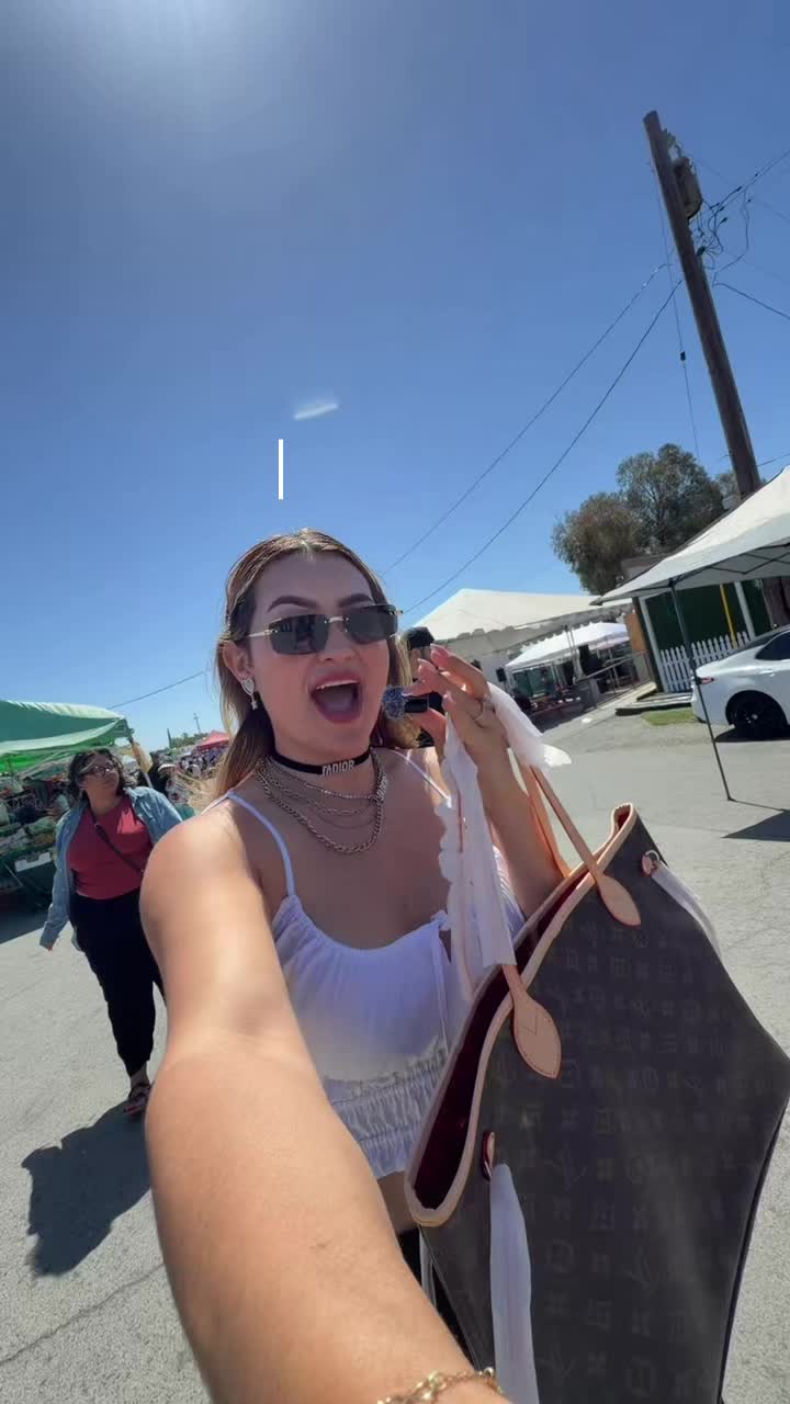 @Alondrix sexy curves