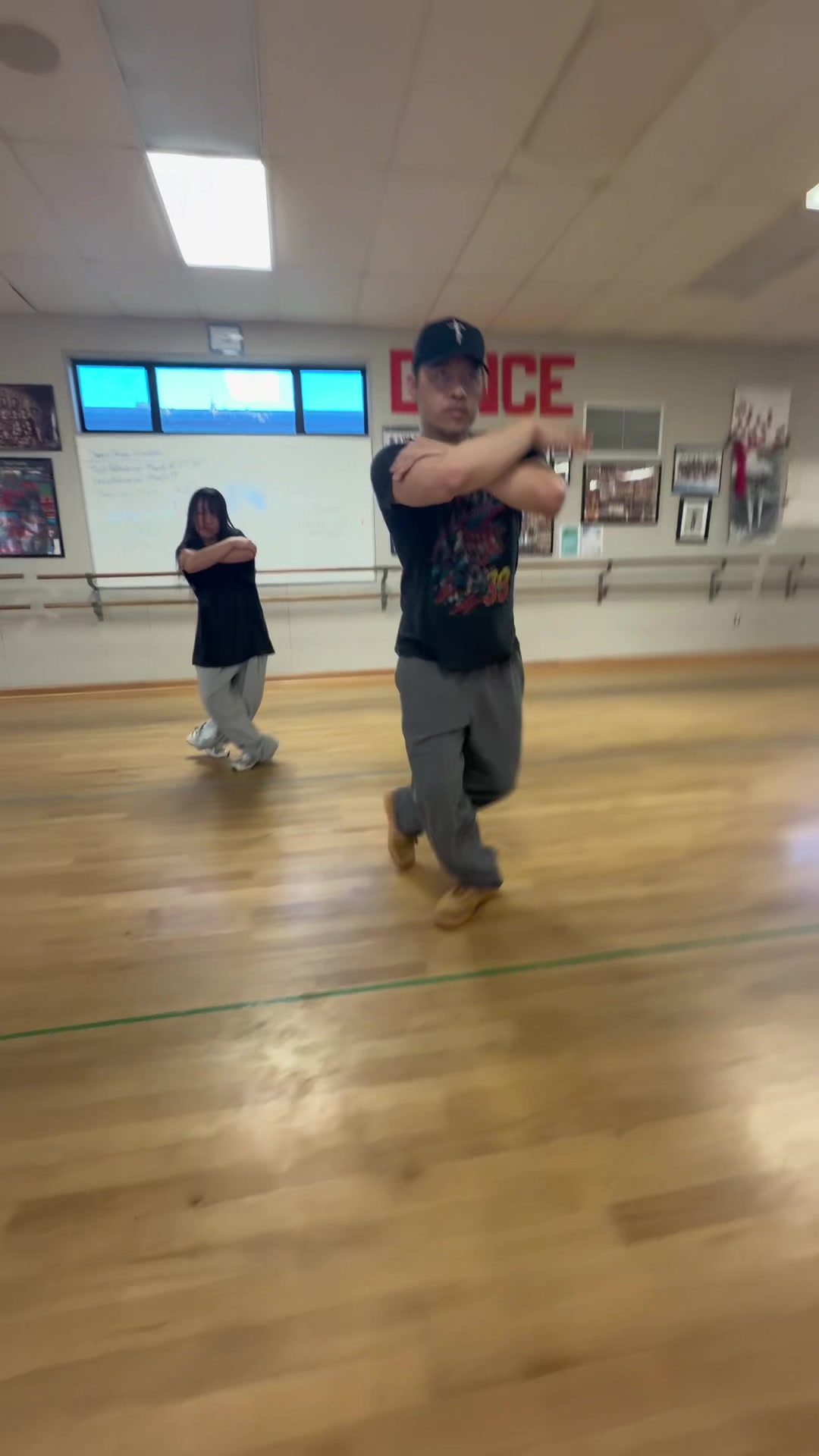 @isaacsaesee