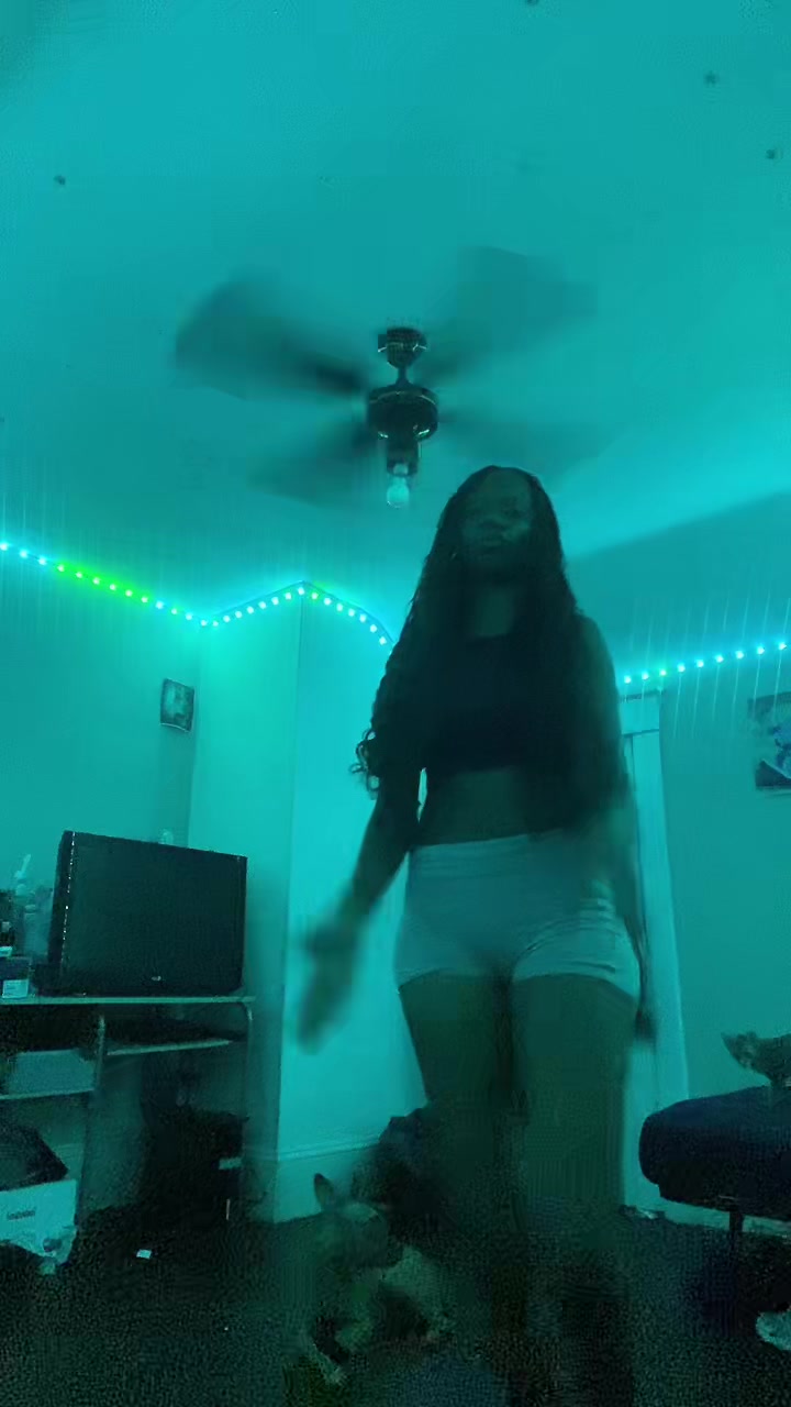 @🎭