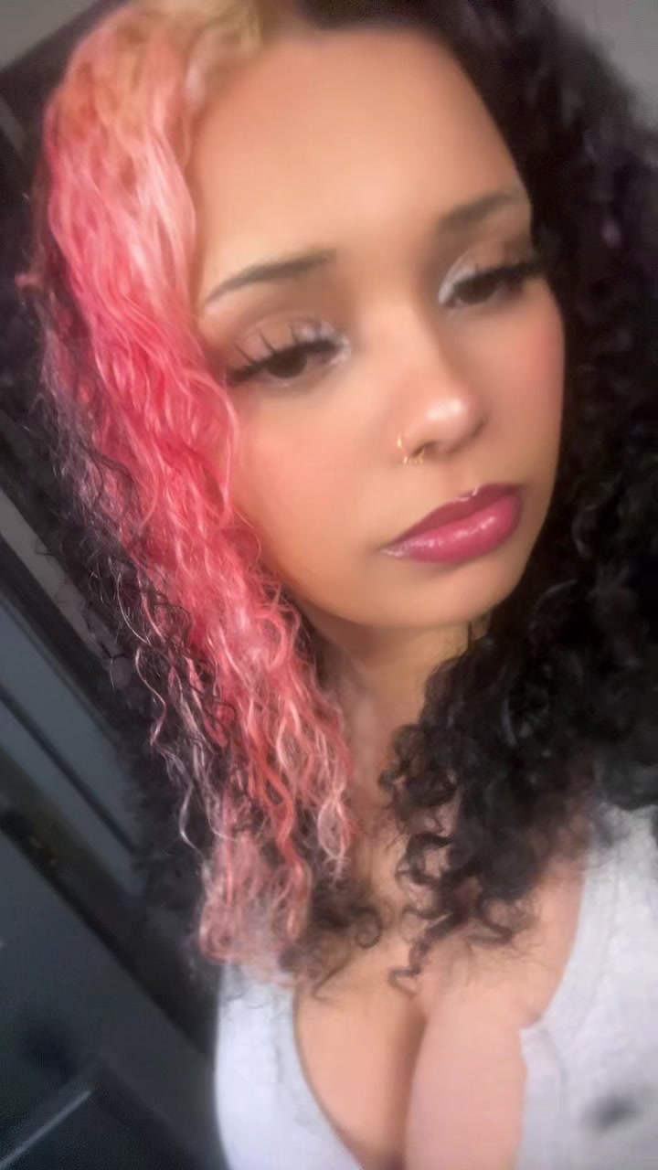 @linalittlecloser