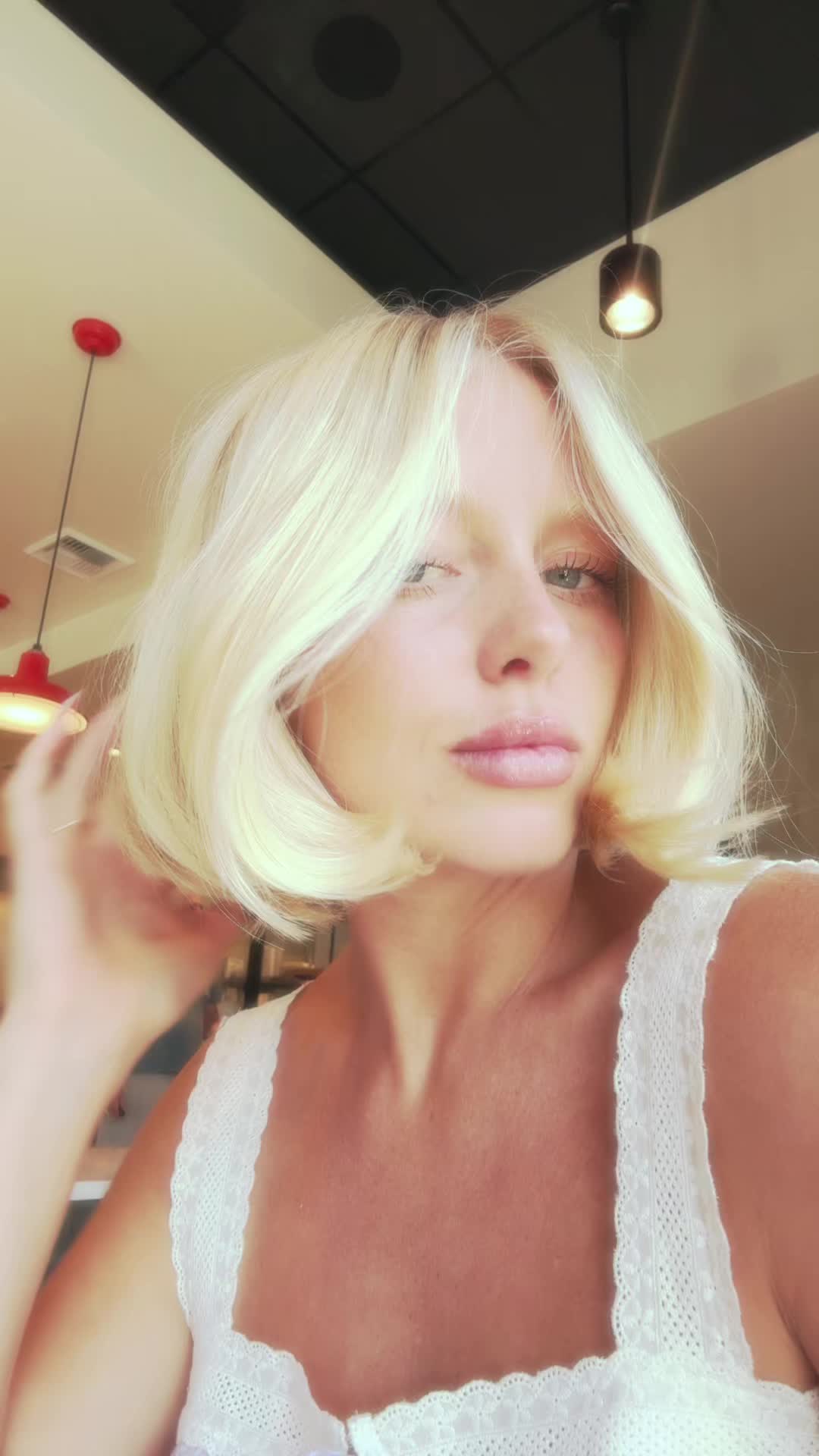 @Jacqueline Capri