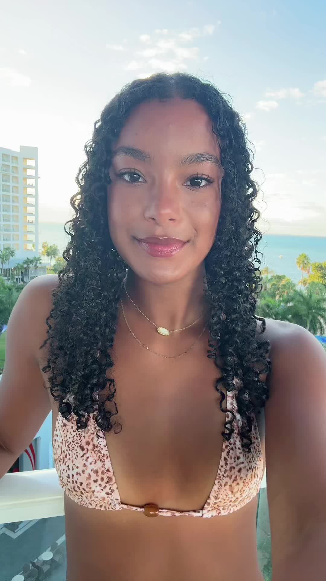 @Ava