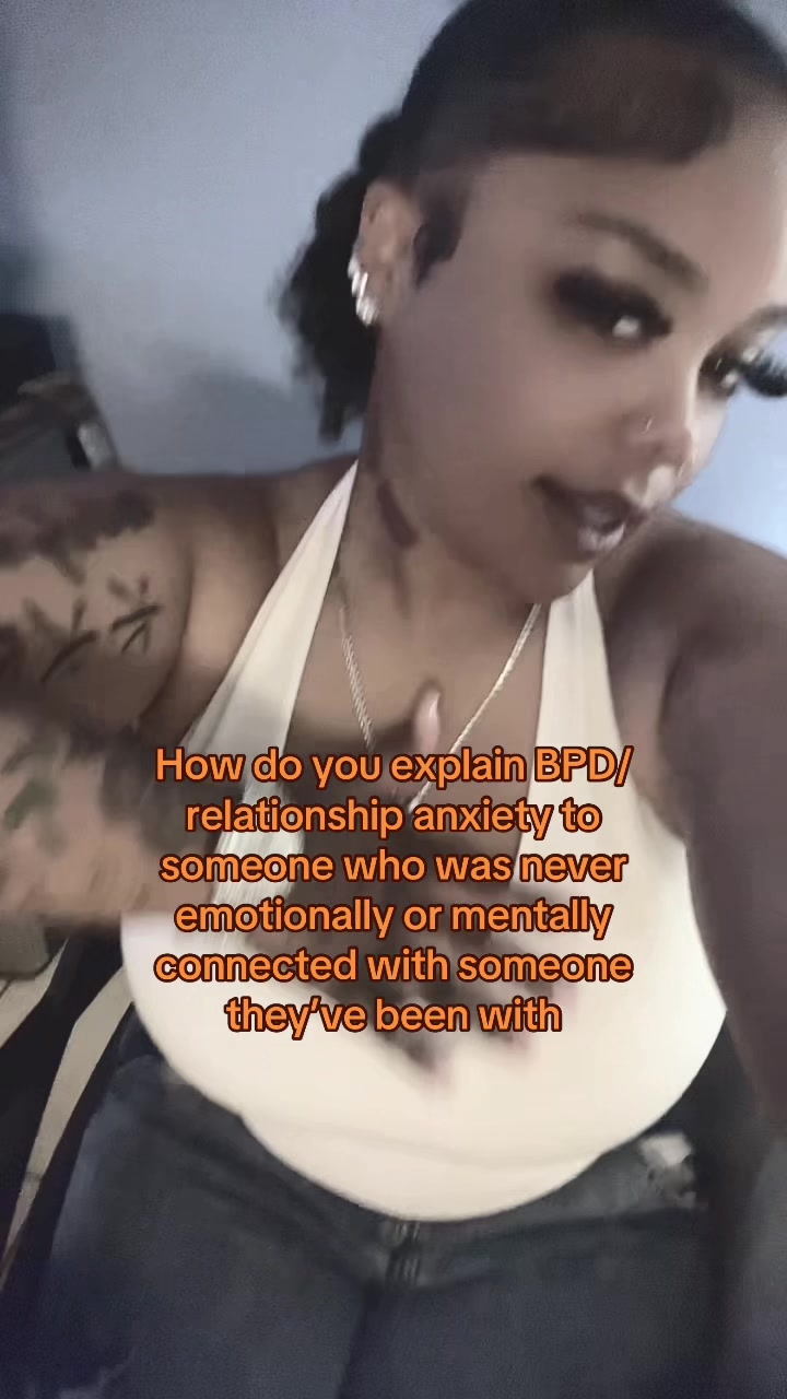 @thelyssarayne