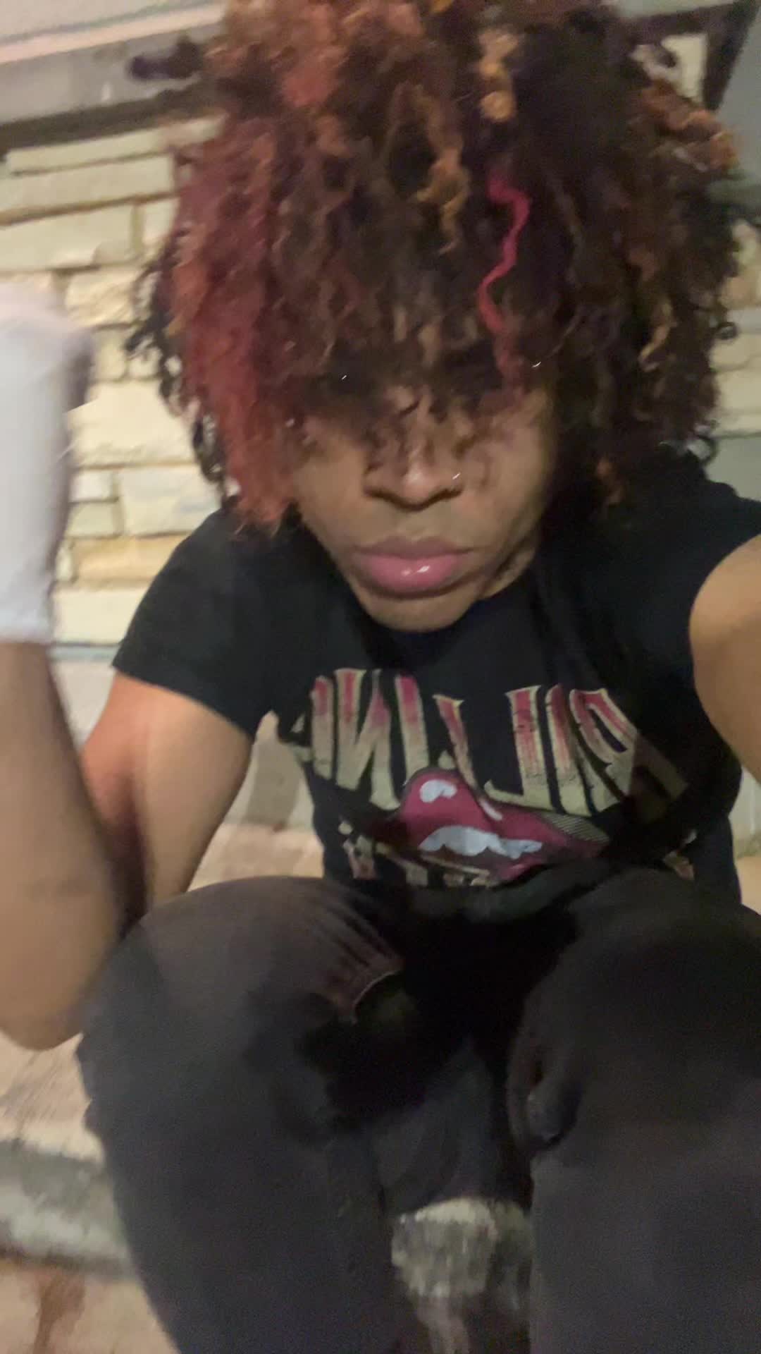 @Ewwwsix