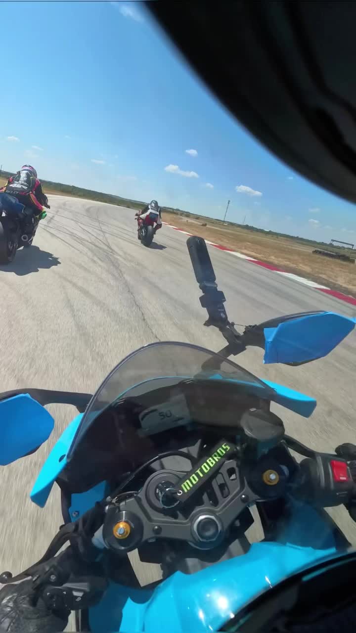 @MotoBros