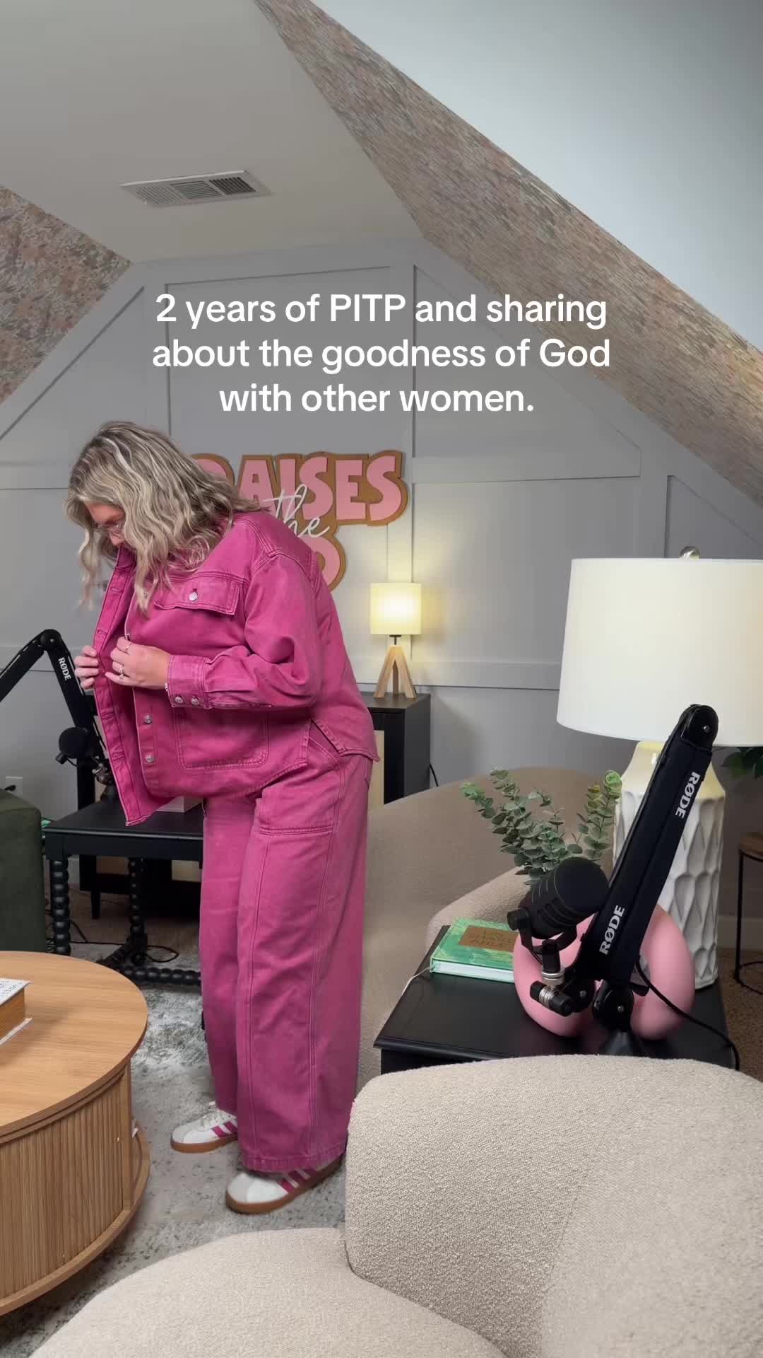 @Alexis Brown | PraisesinthePod