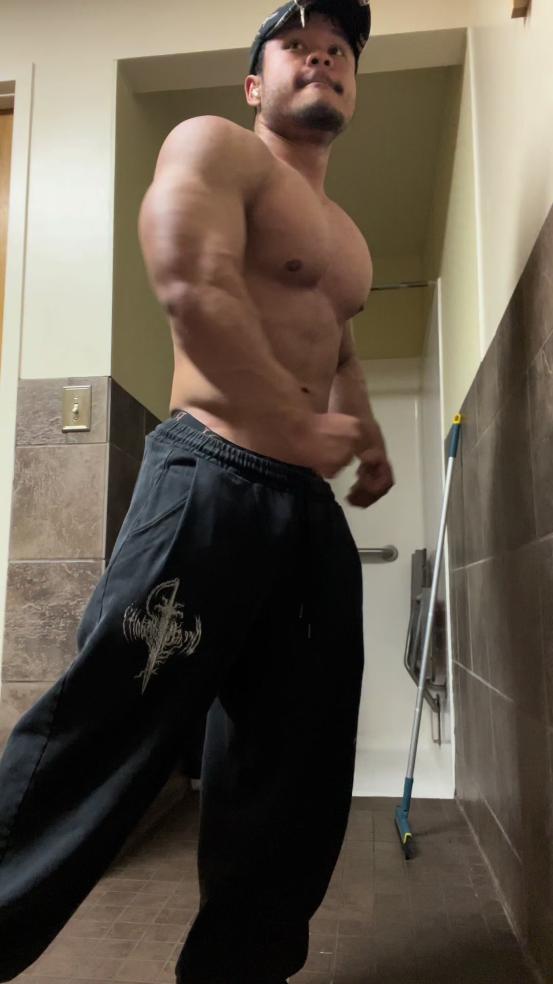 @Extralarge24