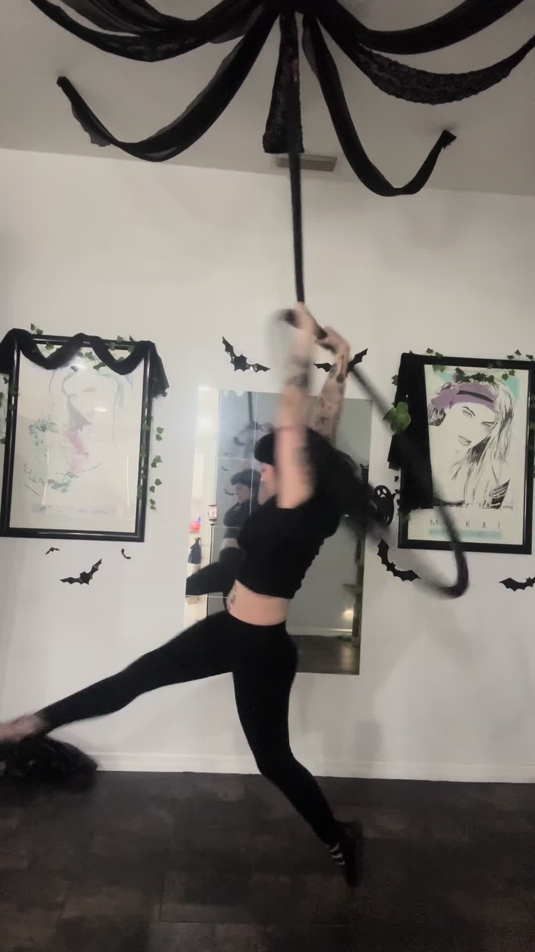 @Kobra🌛🦇
