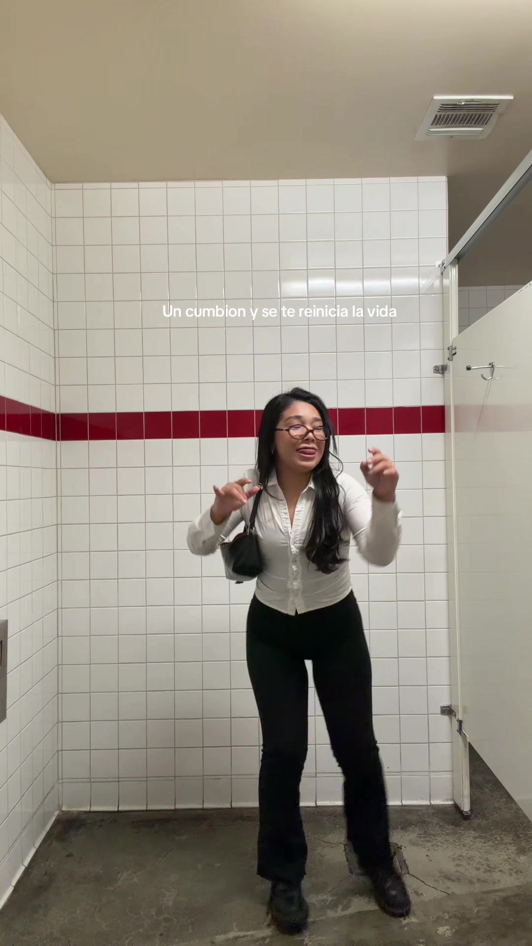 @__abyvillalobos_