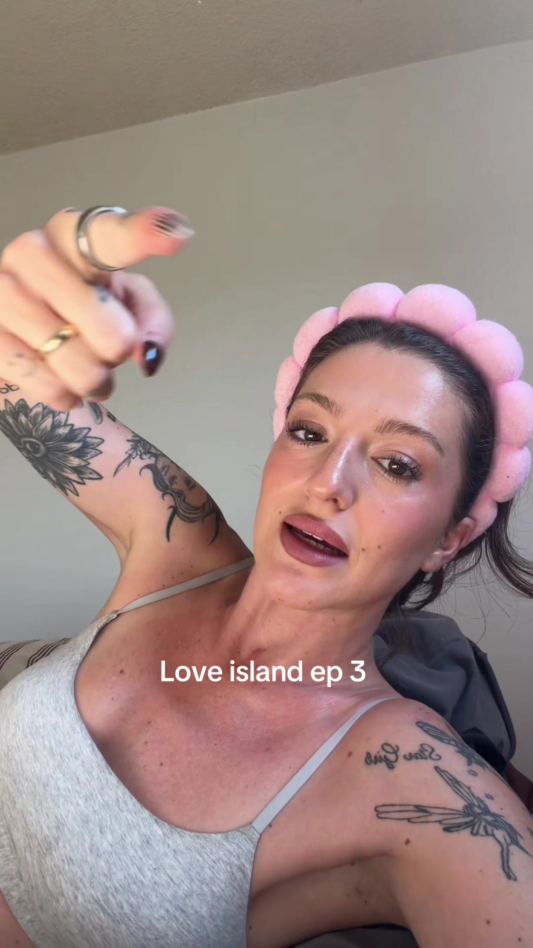 @MELANIE MORADI ★