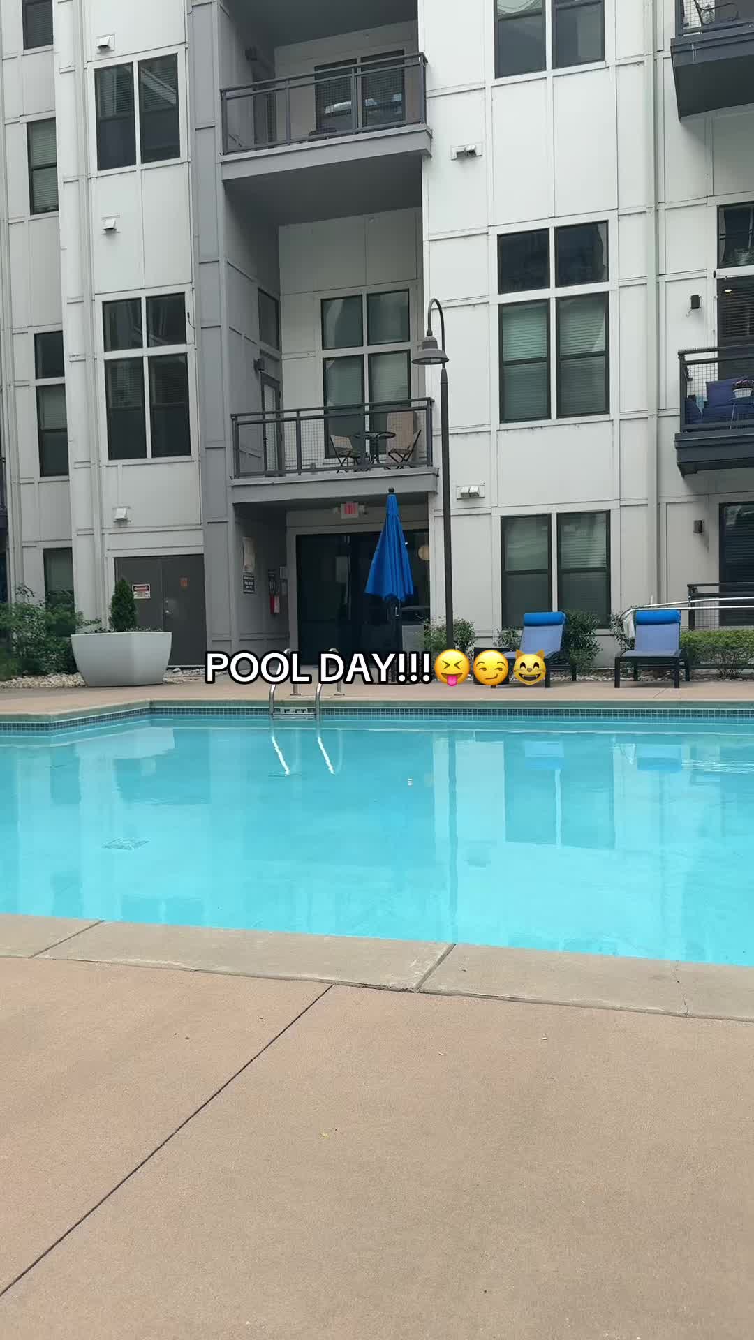 @annabogart