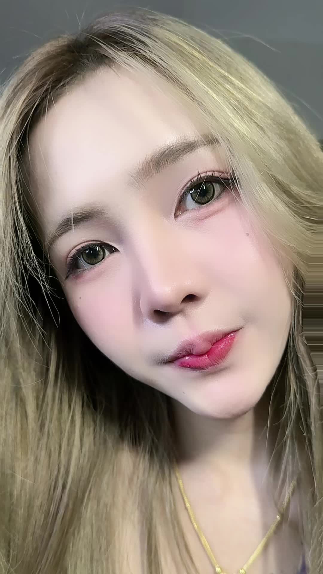 @นุ่น&lsquo;นีออนช่องขายของ