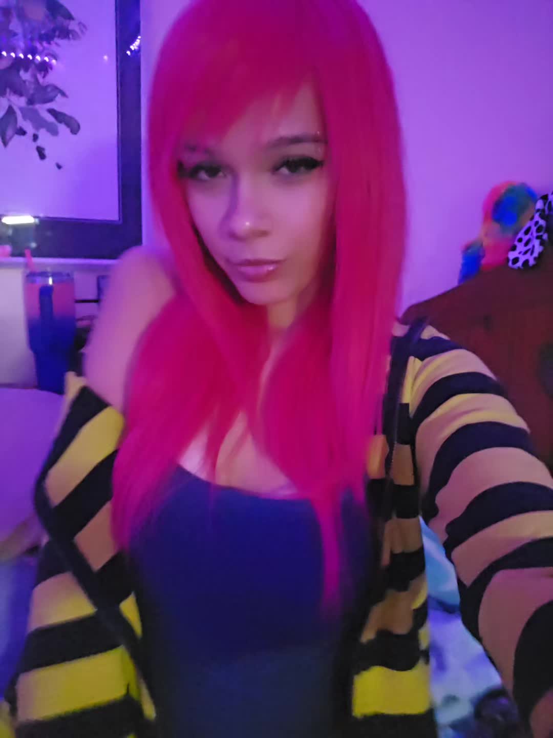 @🦄