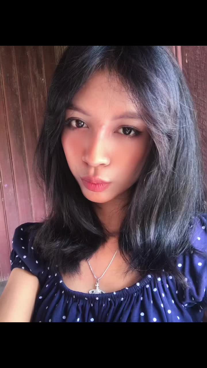 @^>~<^