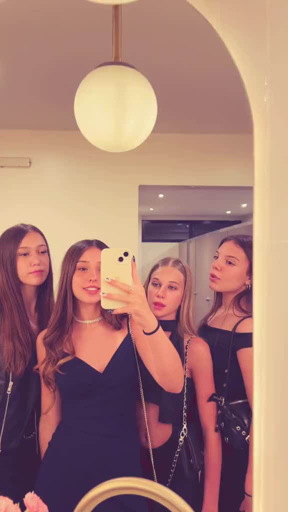 @candeee