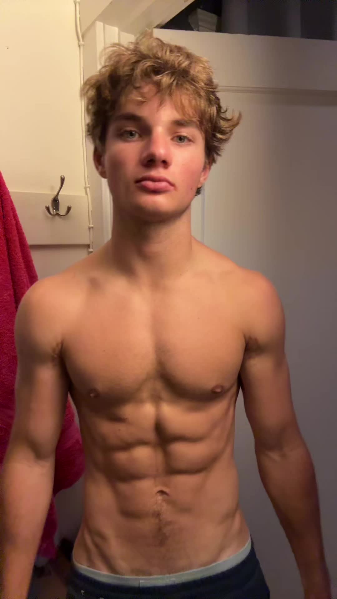 @AshLifts 💫