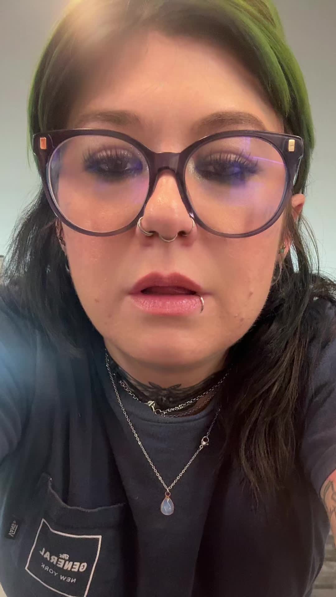 @Emogirl🖤🖤