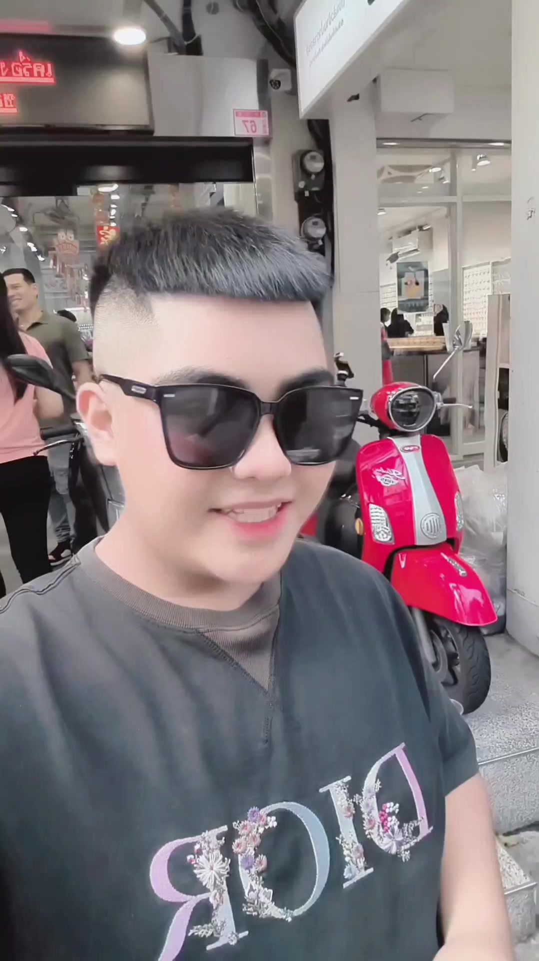 @李 权 瑞
