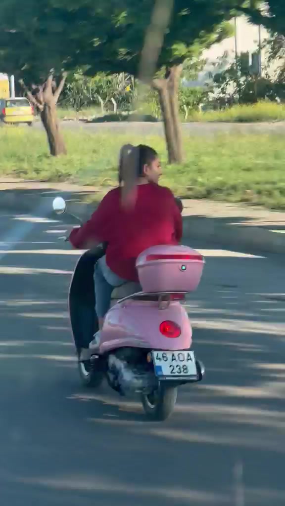 @Menekşe