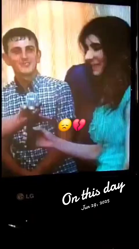 @Qəribə həyat😔