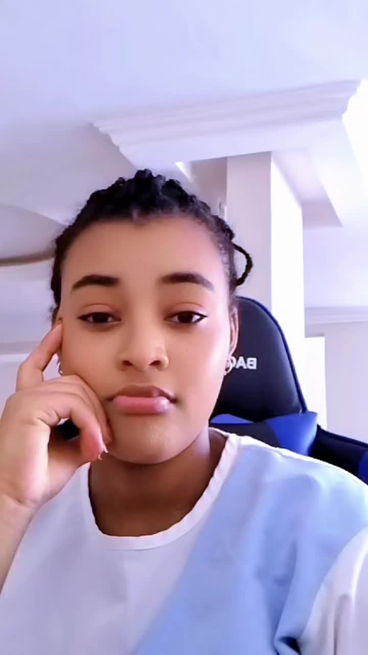 @Ťšïğïï strong women💪