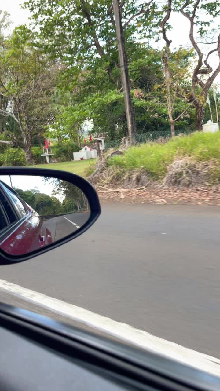 @SIMRAN 🇲🇺