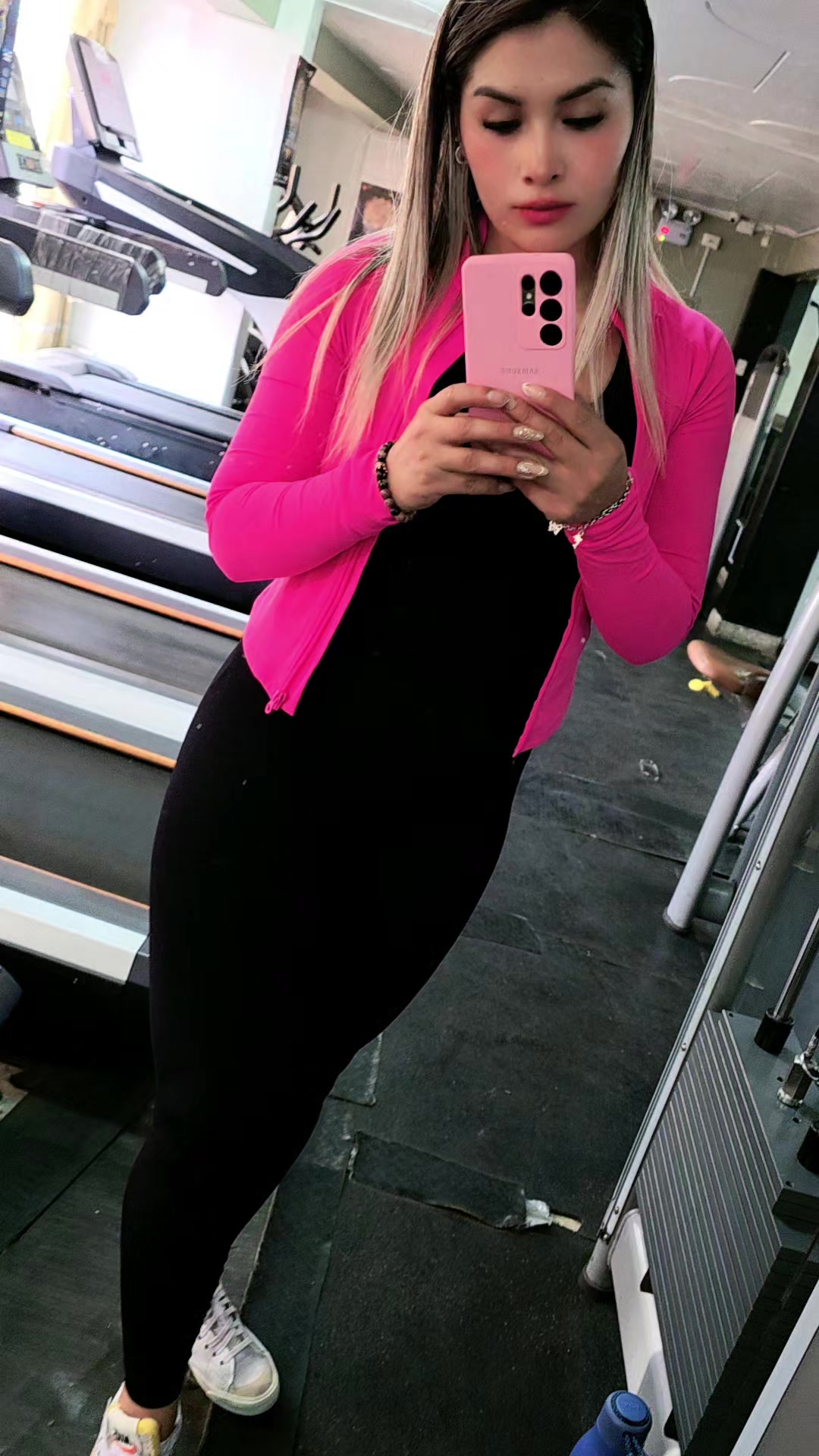 @VIOLETA FLORES VERAMENDI