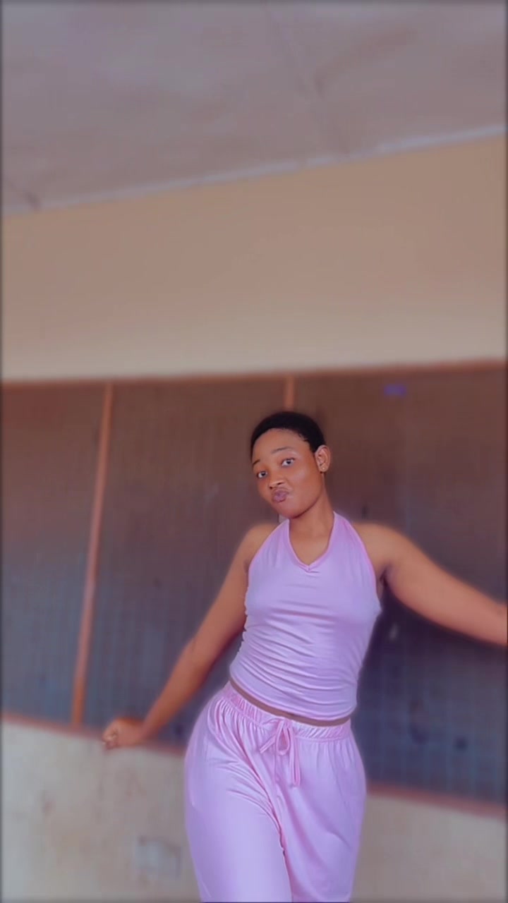 @…..🖇️Realest 🦋Afyah 💦💕