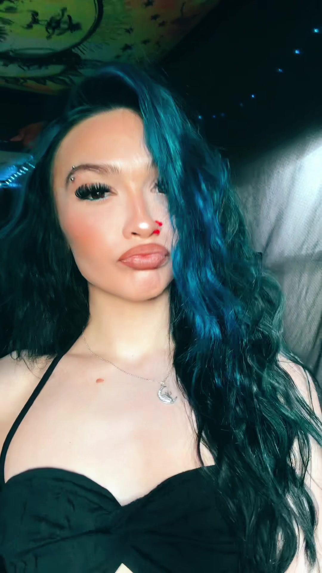 @kay 🍒.