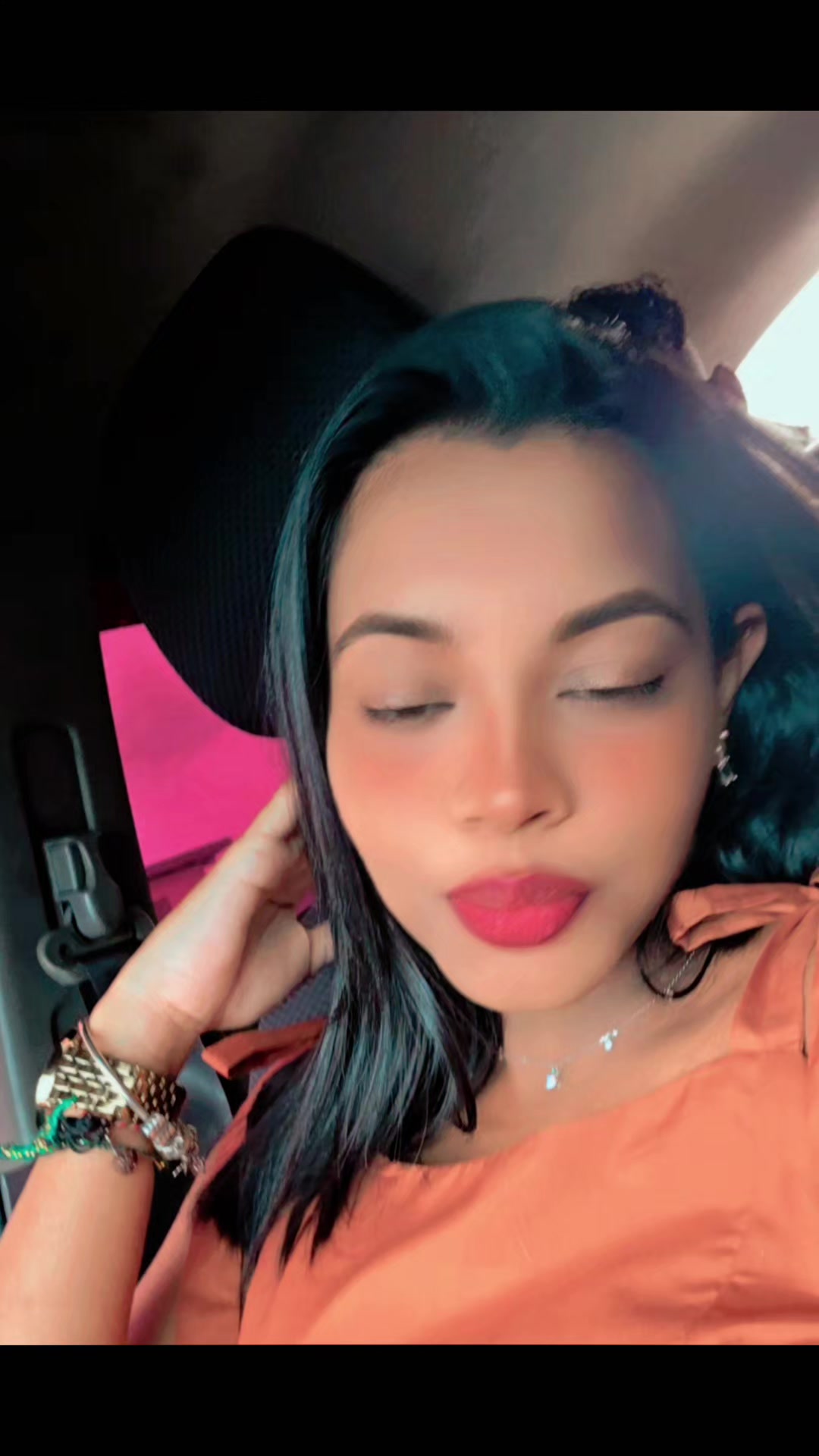 @Neha_.