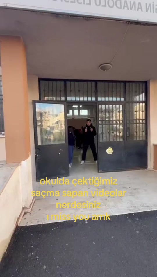 @EK.