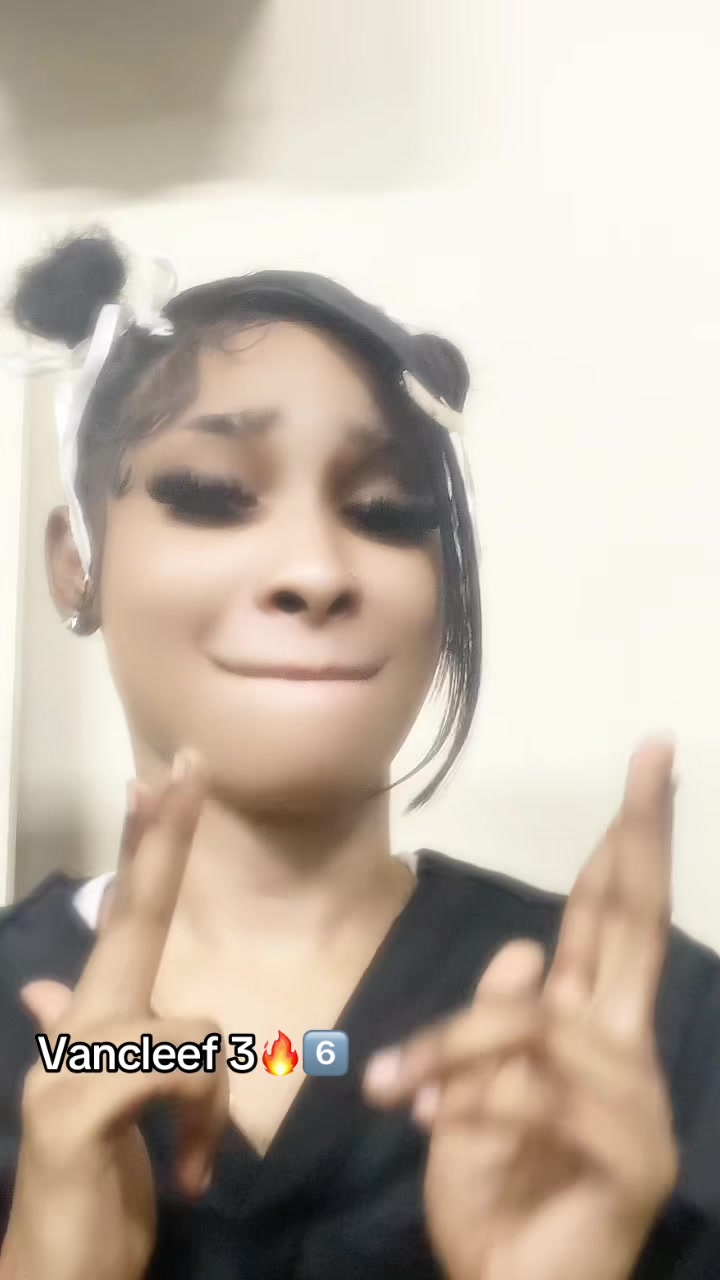 @Pretty_R🕷️