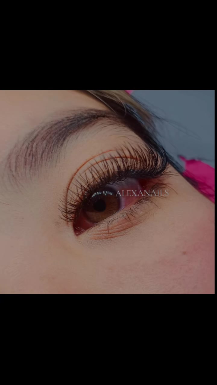 @AlexaNails