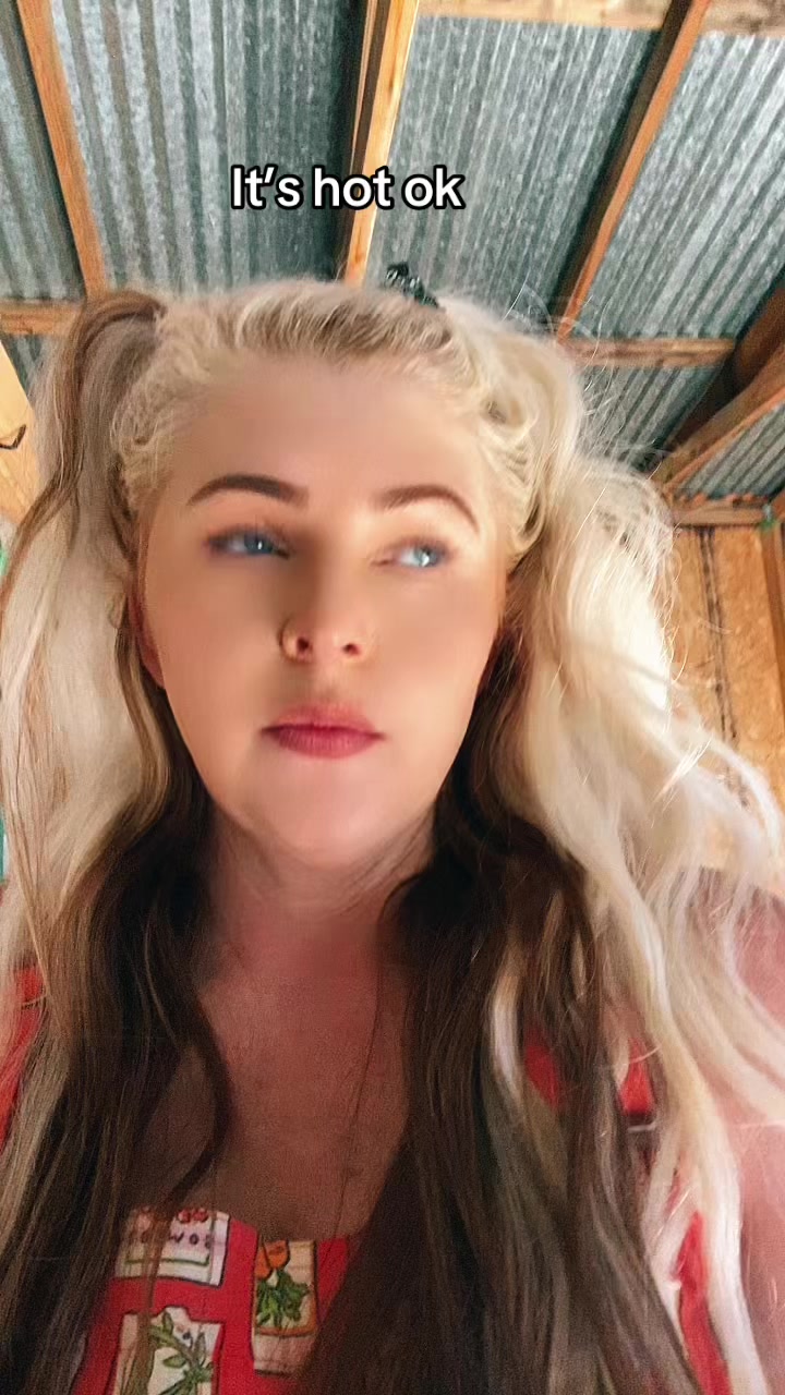@JennJustCluckinAround
