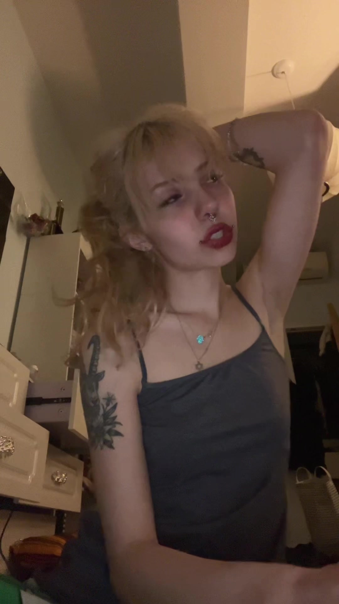 @𖦹lucy𖦹