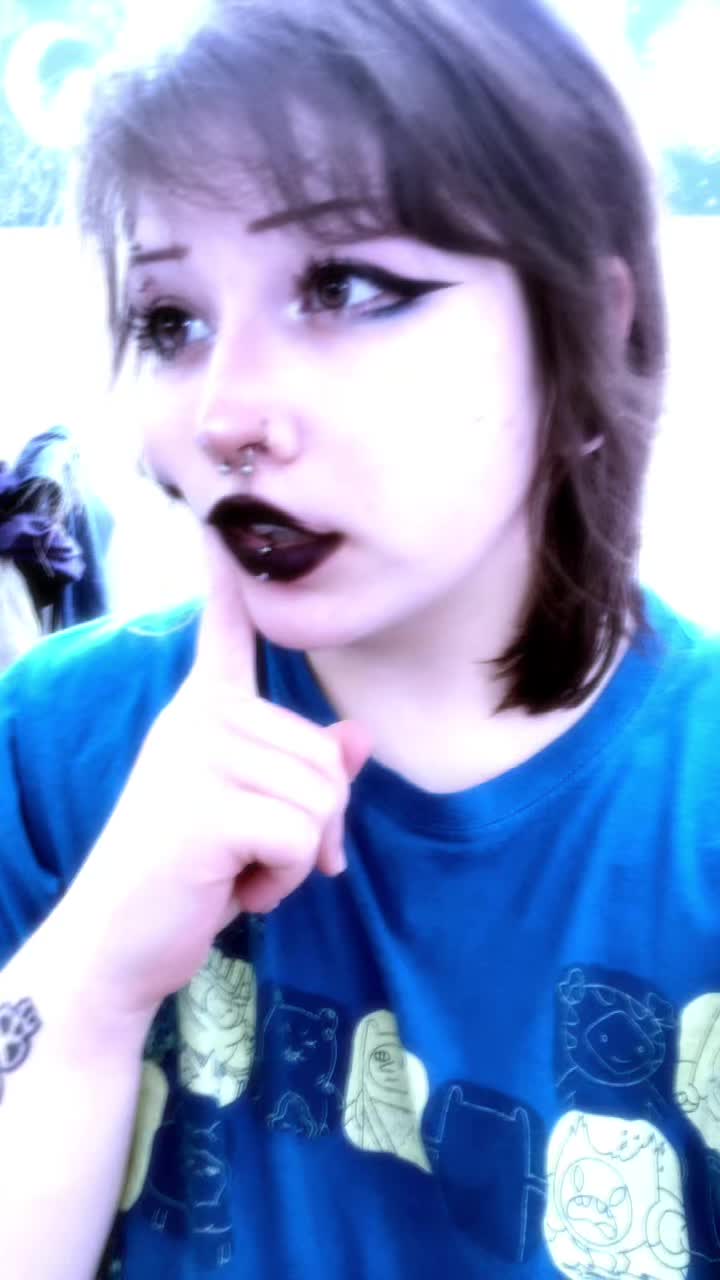 @Shayla🦇