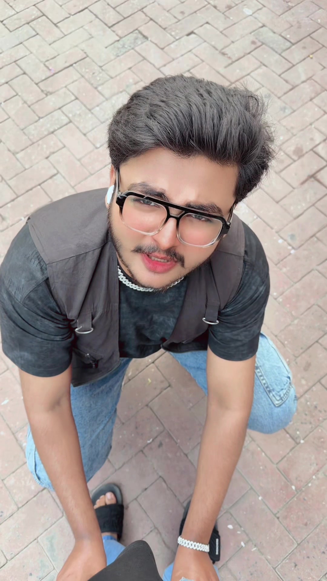 @Moez_Shah 🚩