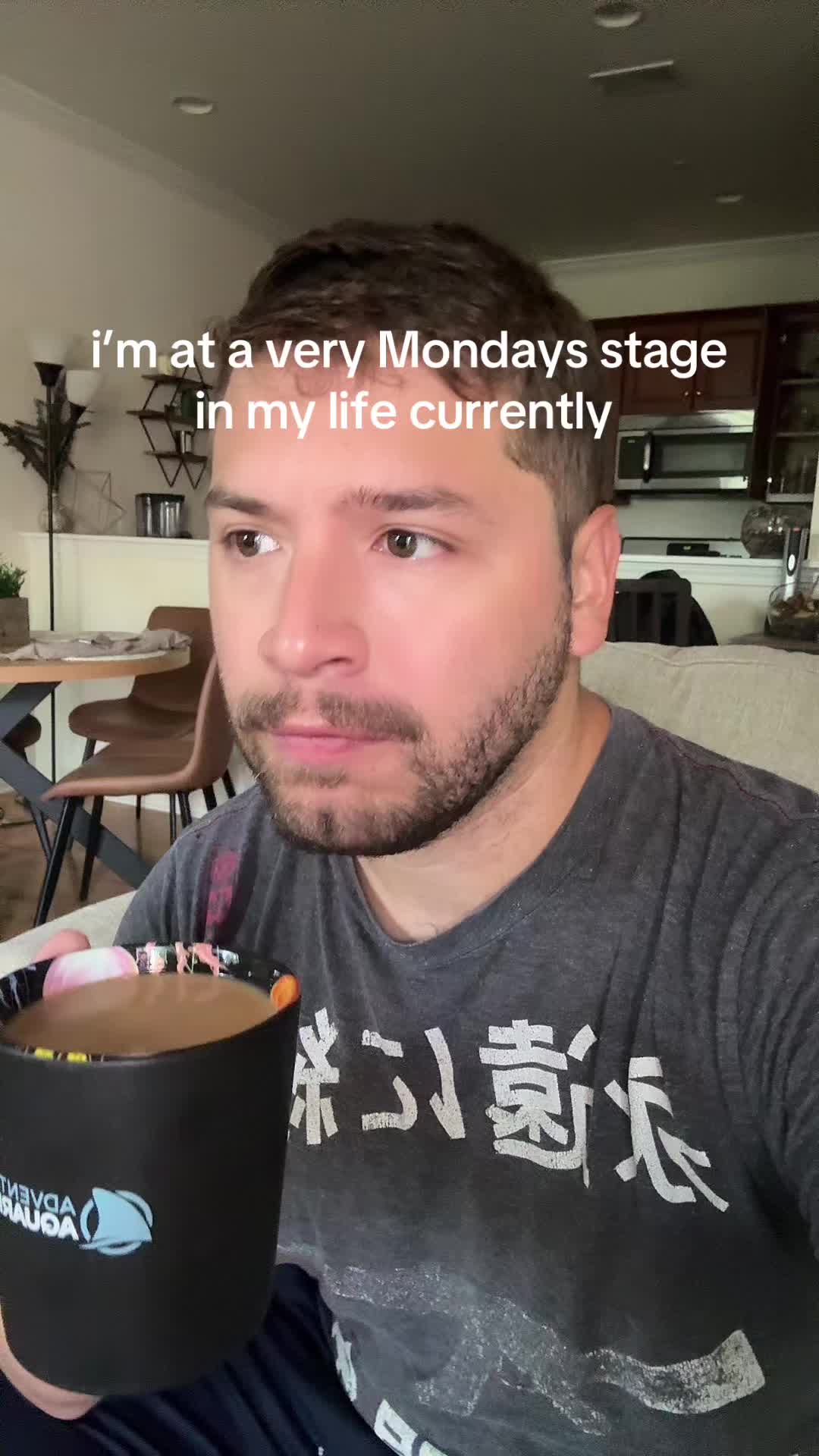 @^-^