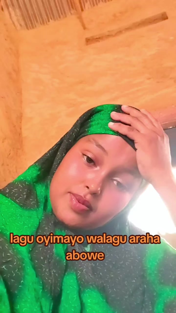 @dhashi reer  ayaanle