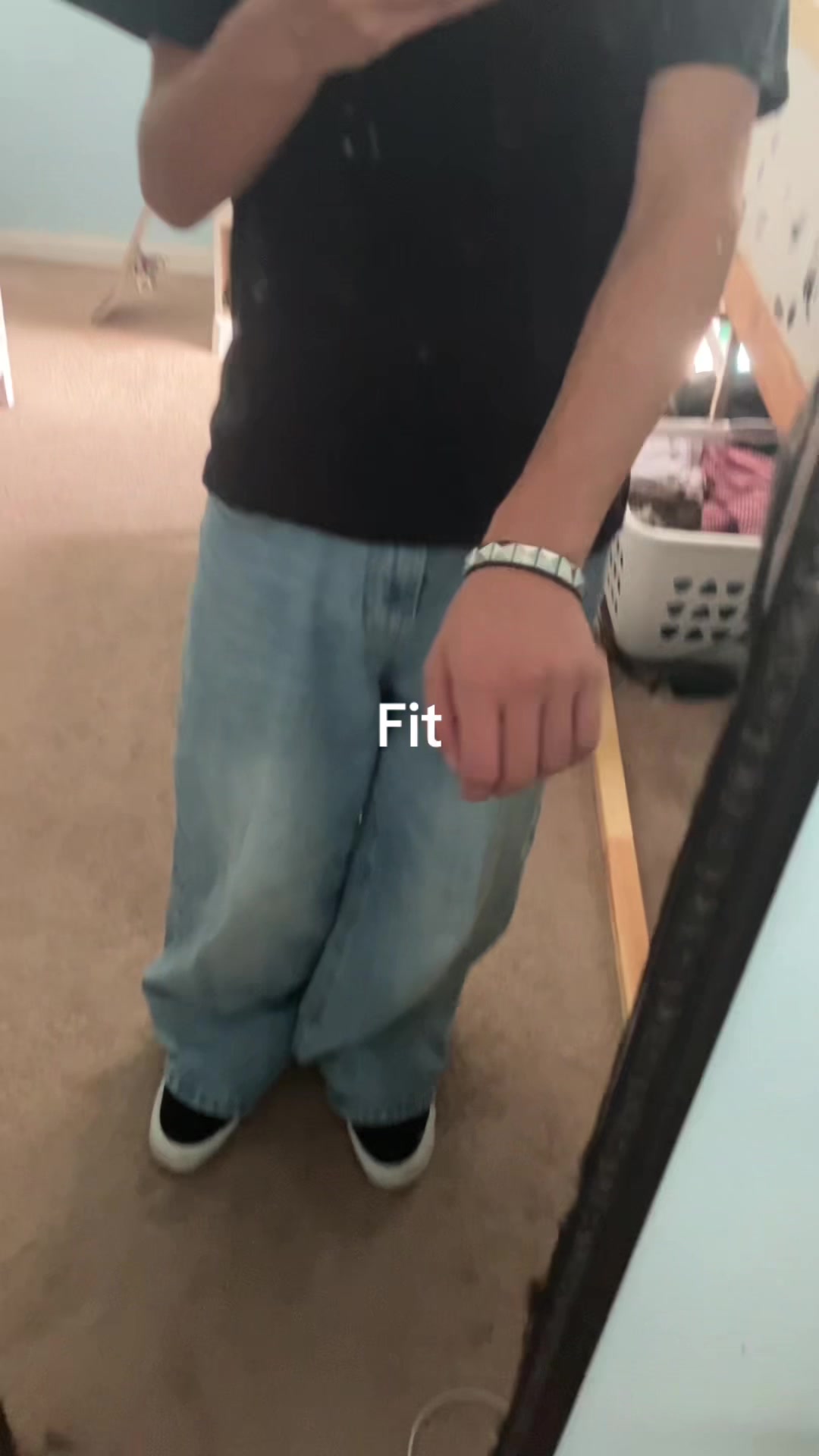 @𝙹𝐚𝚖𝐞𝚜😛