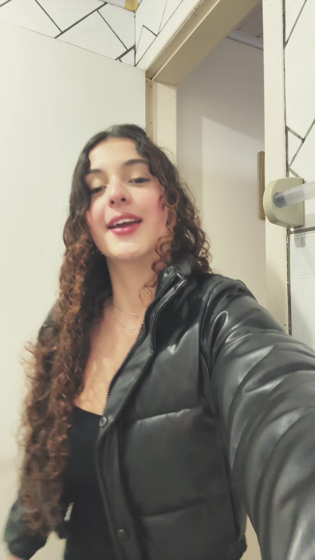 @Isadora.