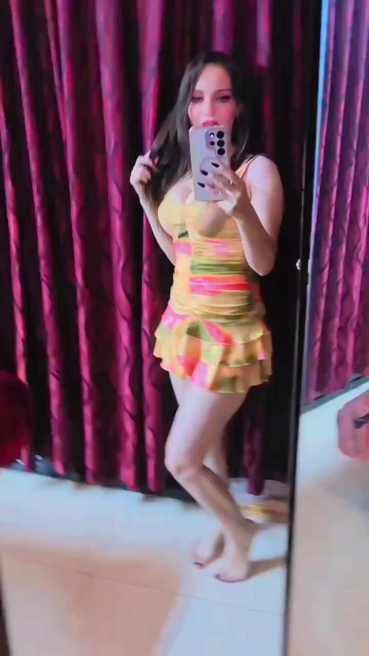 @👸مثيرة للجدل👸