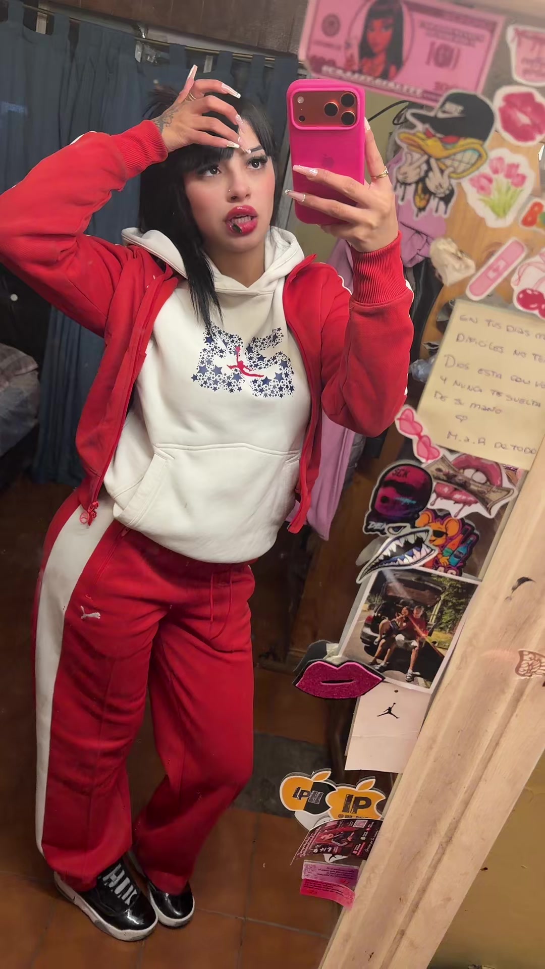 @Anaahii1