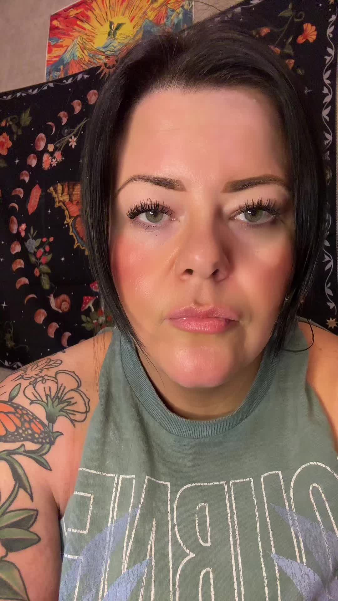 @Christina_Nicole