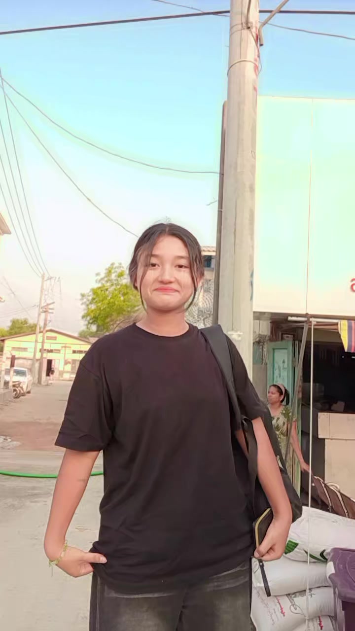 @💭Myint Mo💭