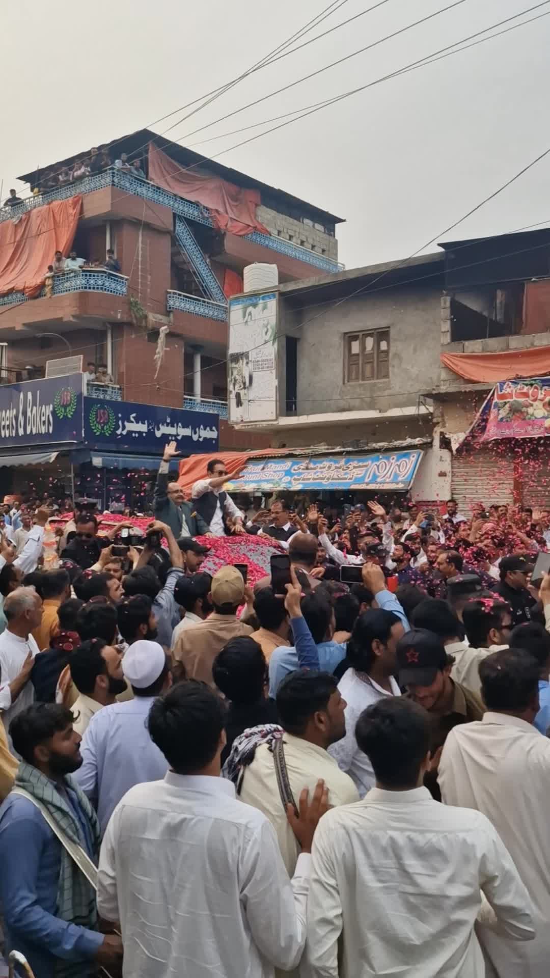 @shuJaa_Bhai