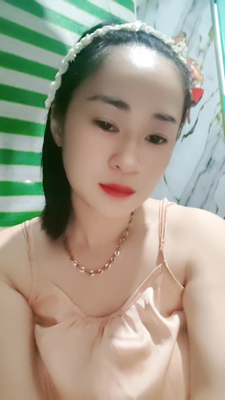 @Ho&agrave;ng Quy&ecirc;n