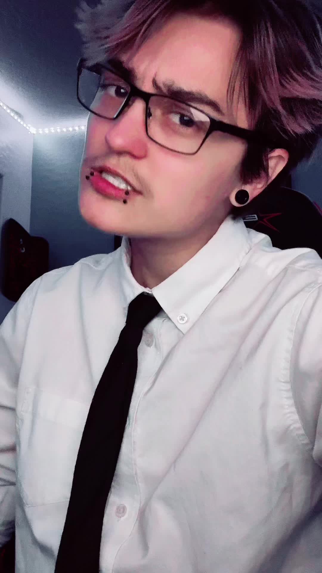 @Maxatron